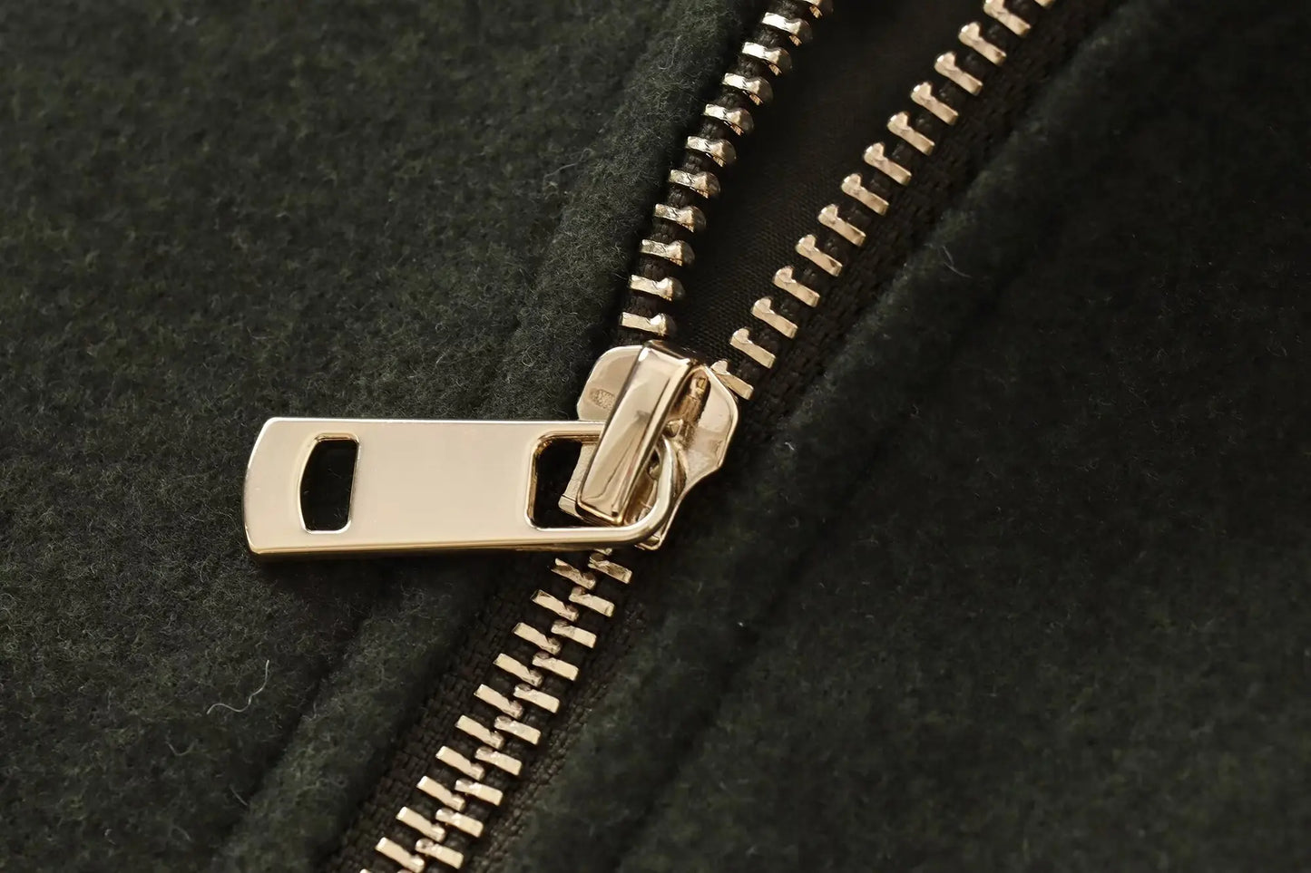 FARRUCCI Women’s Zipper Jacket — Winter 2025