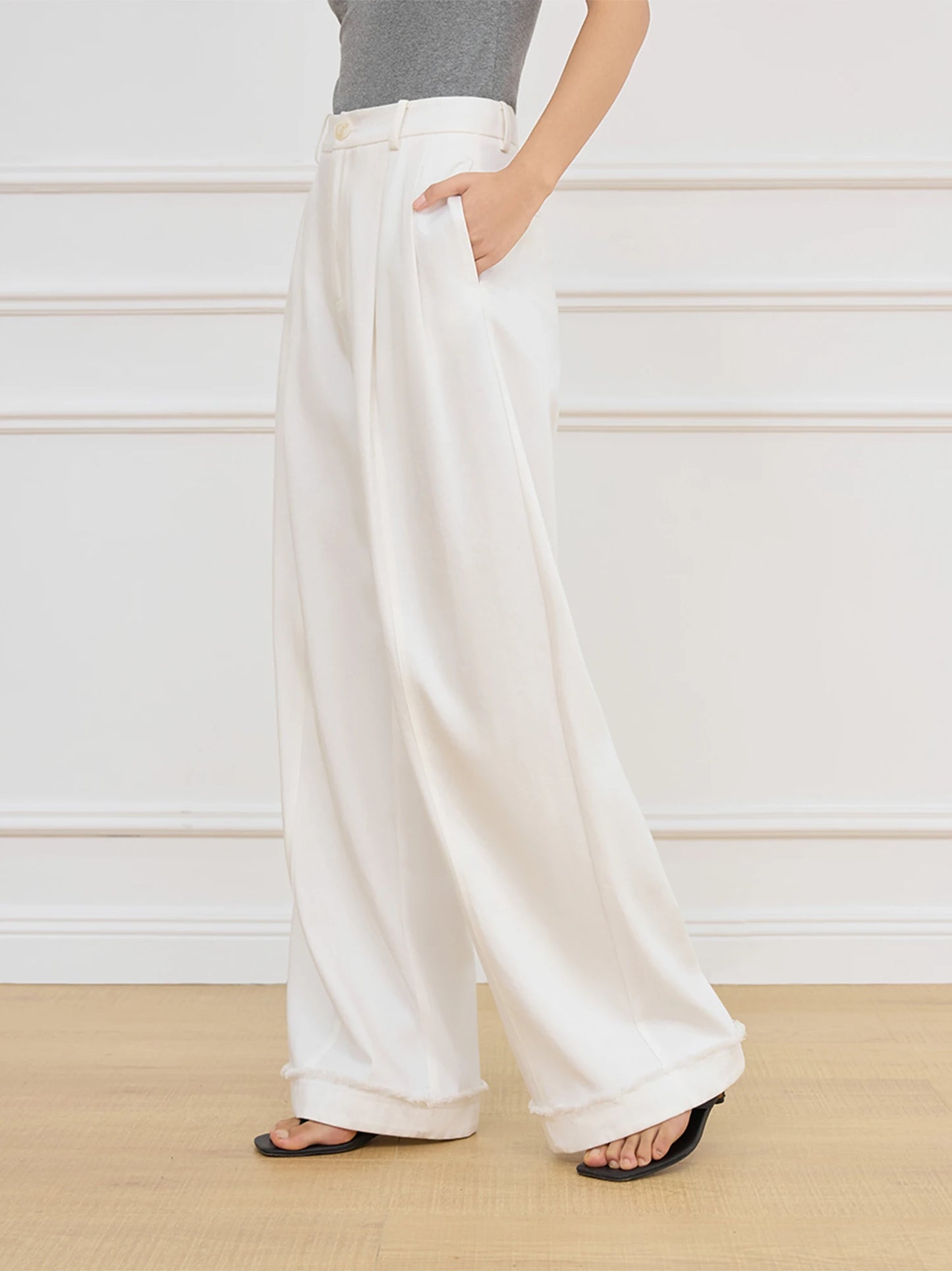 FARRUCCI Women’s Beige High Waist Wide Leg Pleated Trousers Spring 2025 | Luxury Old Money Pants